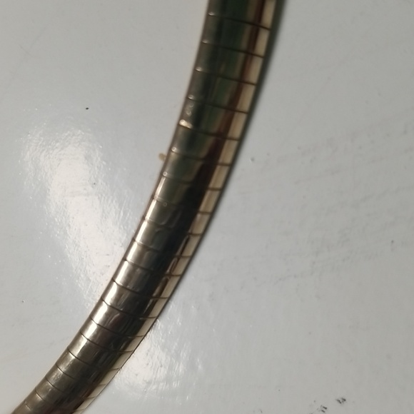 17" 6mm GOLD PLATED OMEGA, W/insert clasp & safety latch EUC  J# 62 - Picture 2 of 4